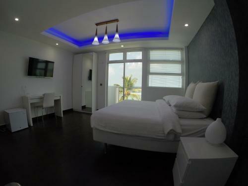 Airport Beach Hotel