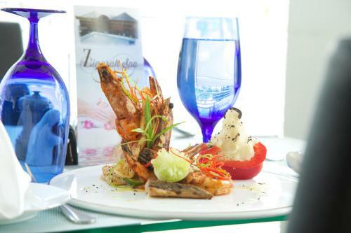 Airport Beach Hotel