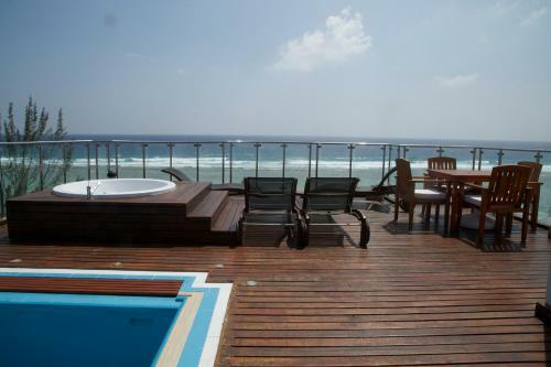 Airport Beach Hotel