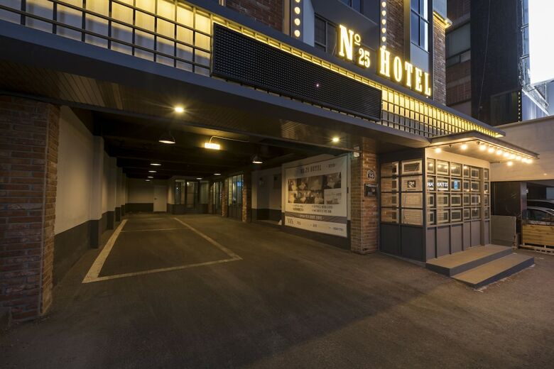 No.25 Hotel