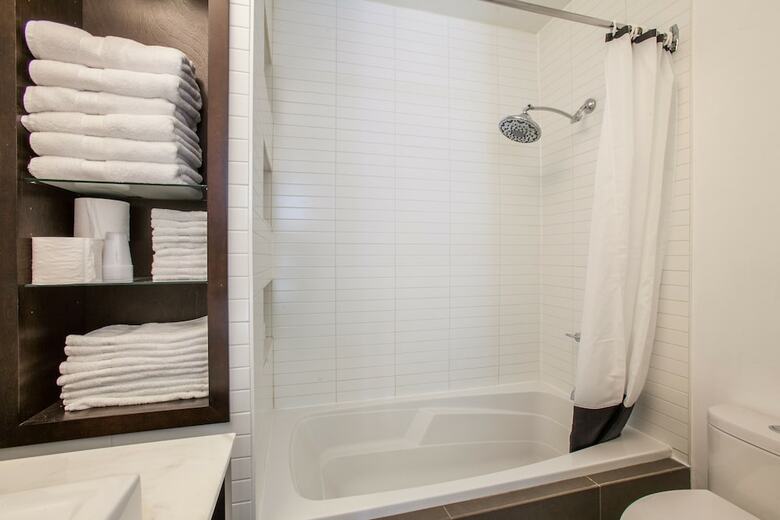 Apartamentos Lmvr - The Laurier