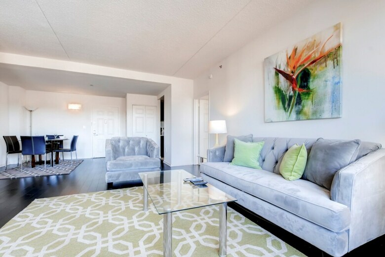 Apartamentos Global Luxury Suites At Commodore Drive