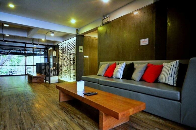 Hostal Strips The Poshtel
