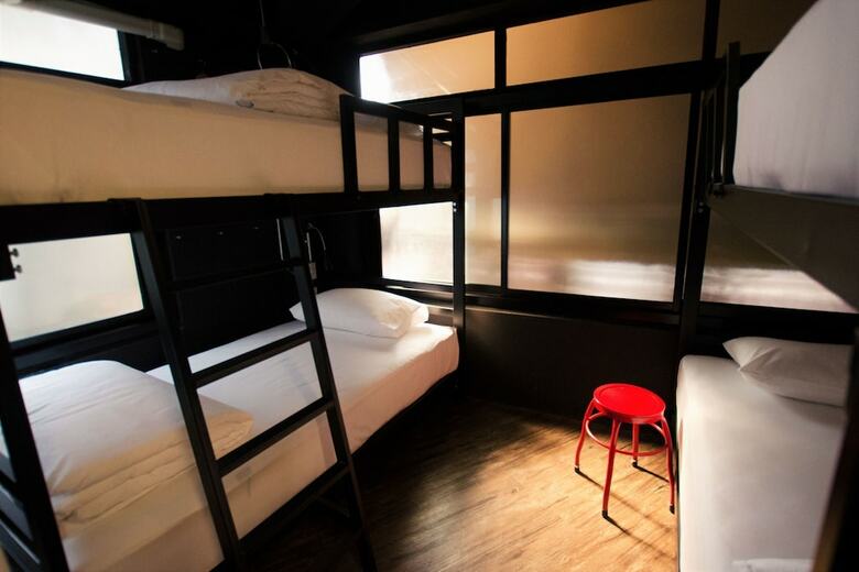 Hostal Strips The Poshtel