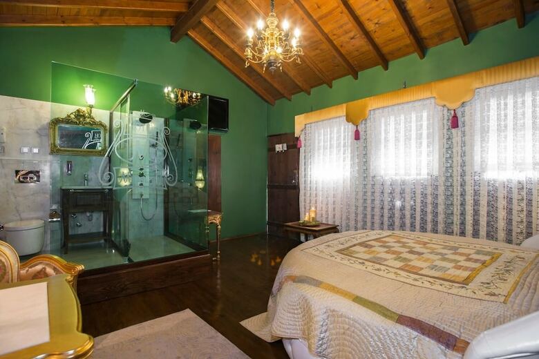 Mahallem Hotel