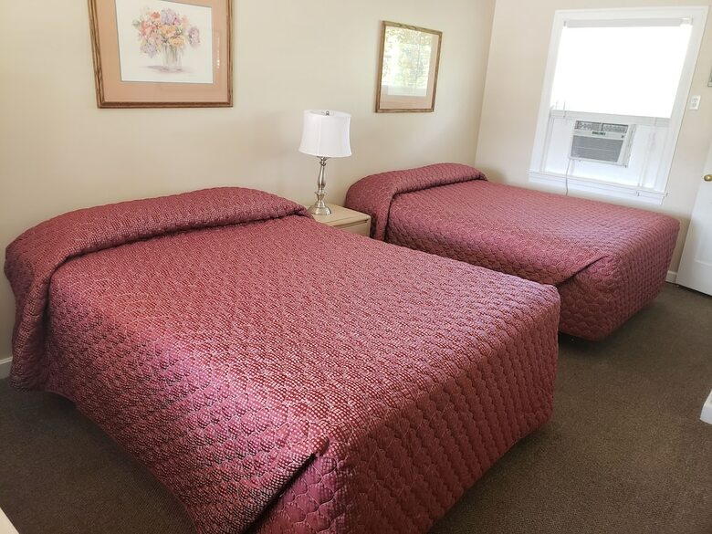 Early American Motel