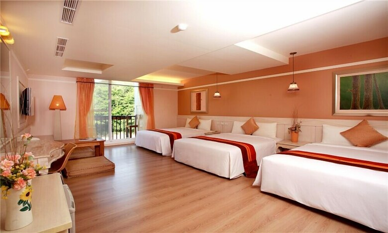 Hotel Ocean Breeze Inn