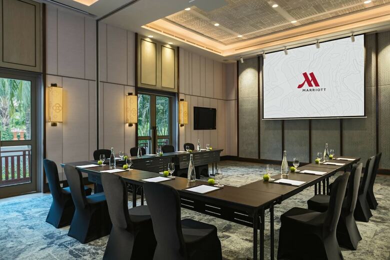 Hotel Phuket Marriott Resort And Spa, Nai Yang Beach