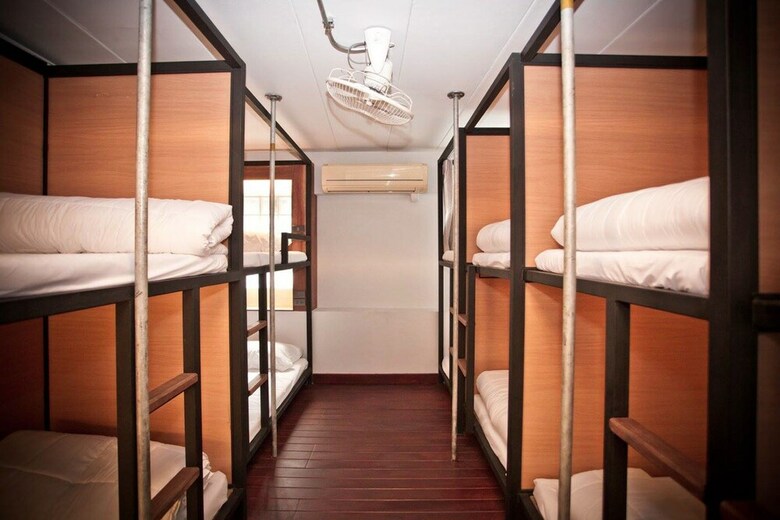 Hostal The Arak Bed Bar And Hostel