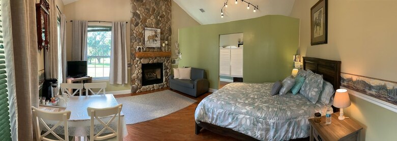 Bed & Breakfast Rock Pointe Ranch