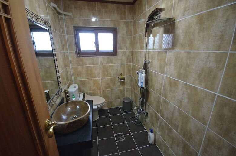 Hotel Edam Hanok