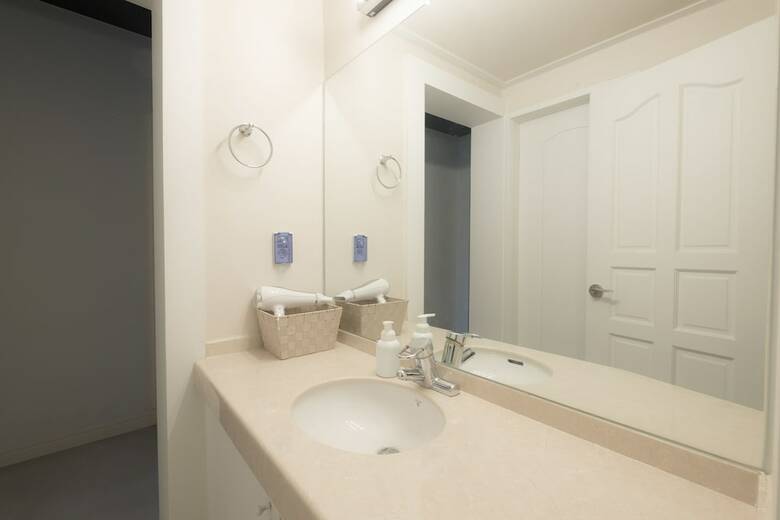 Hotel Canvas Hostel