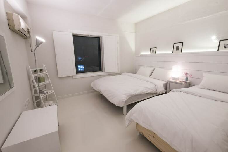Hotel Canvas Hostel