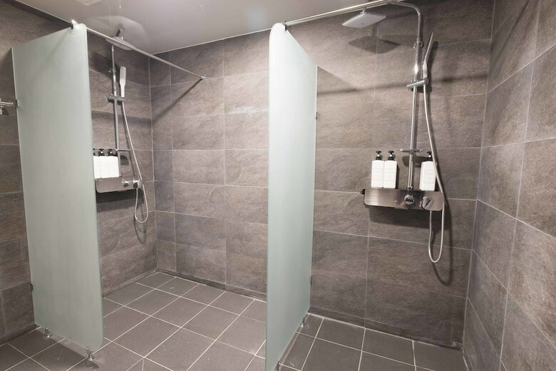 Hotel Canvas Hostel