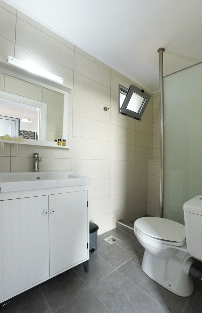 Axos Apartments