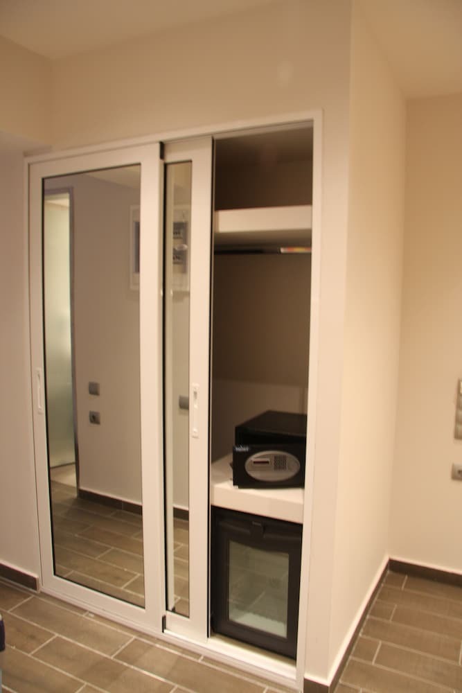 Piraeus City Hotel