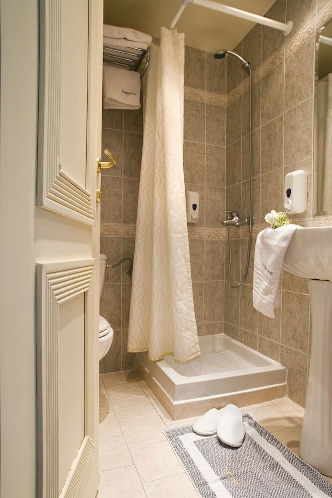 Piraeus City Hotel