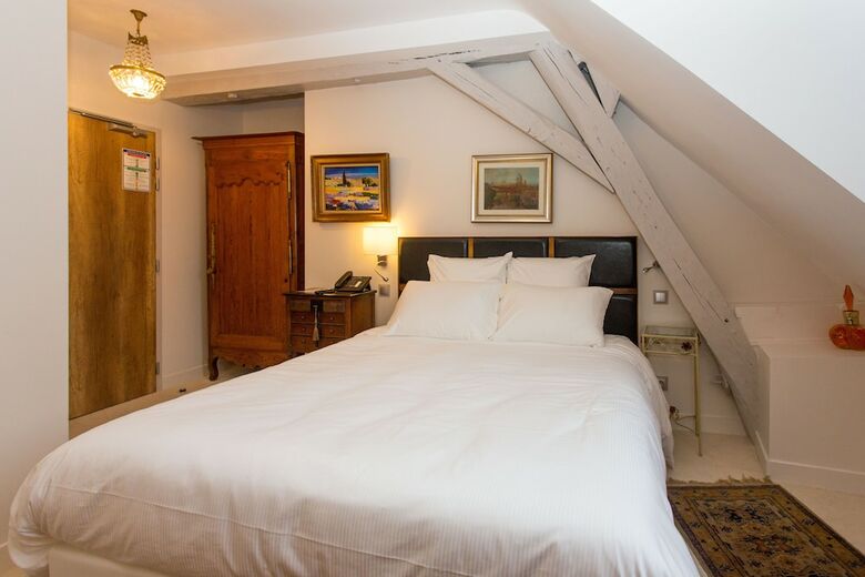 Hotel H�tel Au Charme Rabelaisien