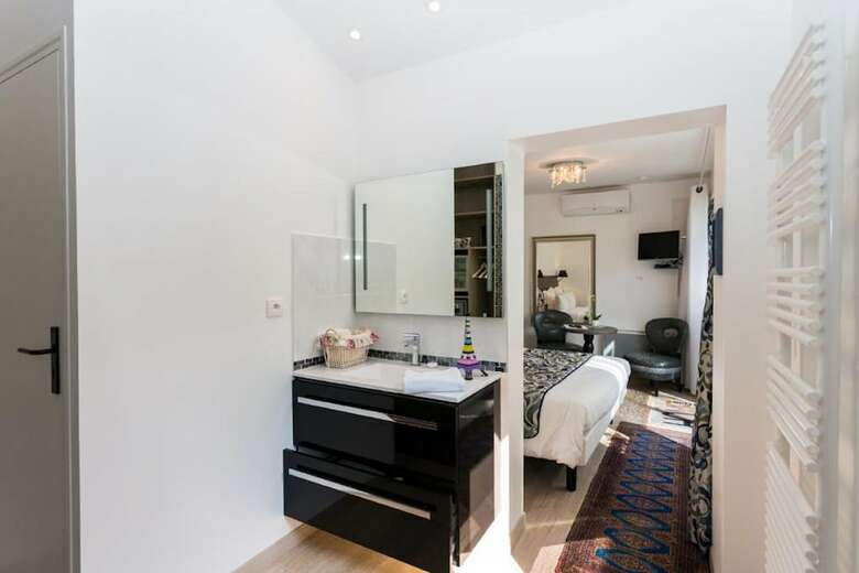 Hotel H�tel Au Charme Rabelaisien