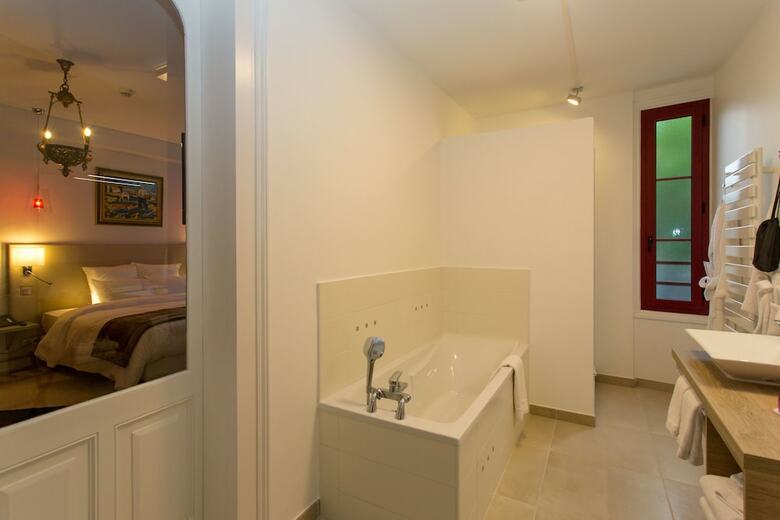 Hotel H�tel Au Charme Rabelaisien