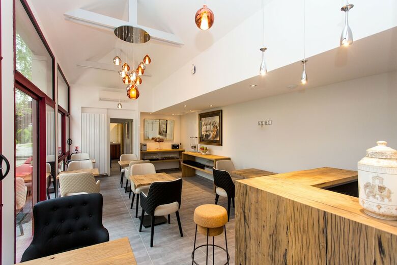 Hotel H�tel Au Charme Rabelaisien