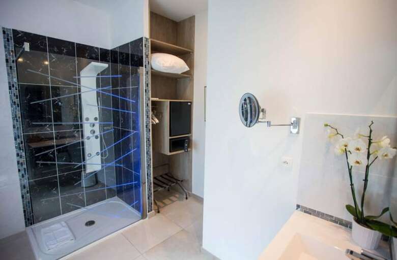 Hotel H�tel Au Charme Rabelaisien