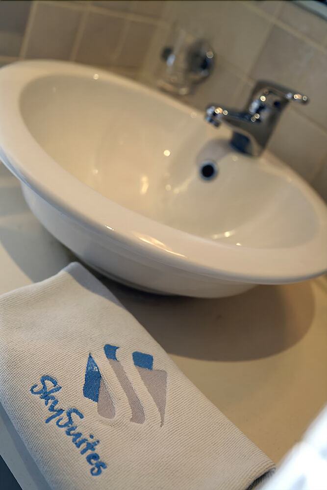 Hotel Sky Suites