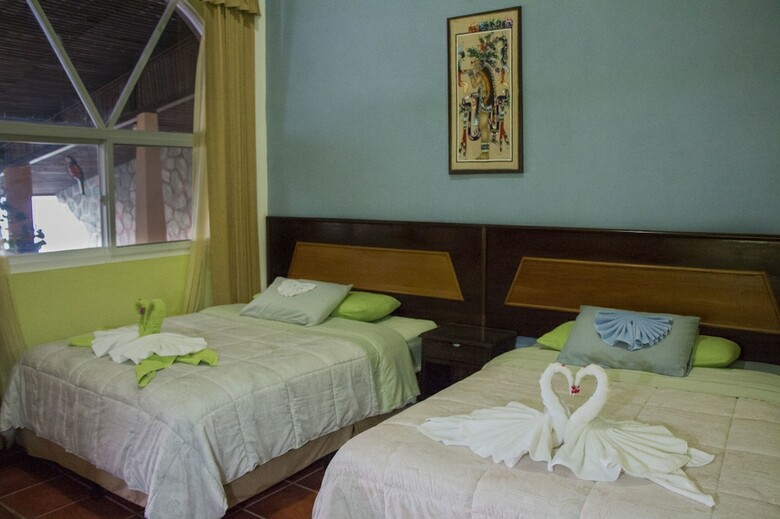 Hotel La Ribiera Del Lago Peten Itza