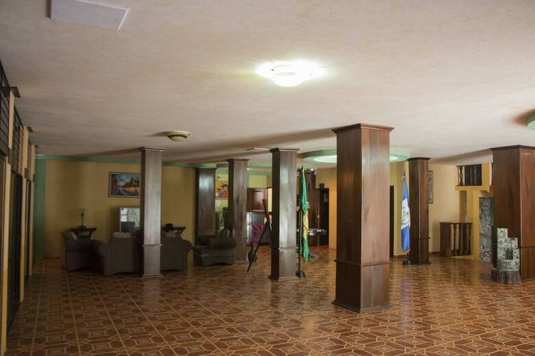 Hotel La Ribiera Del Lago Peten Itza
