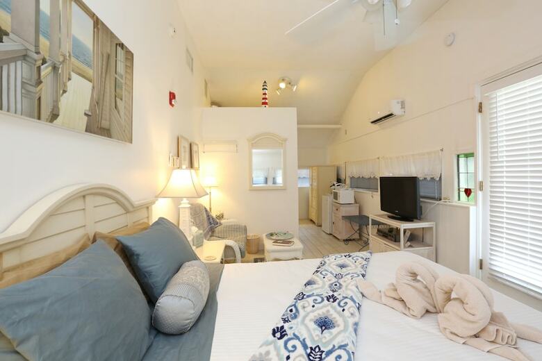 Beachfront Bed & Breakfast