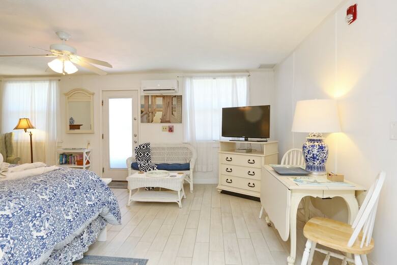 Beachfront Bed & Breakfast