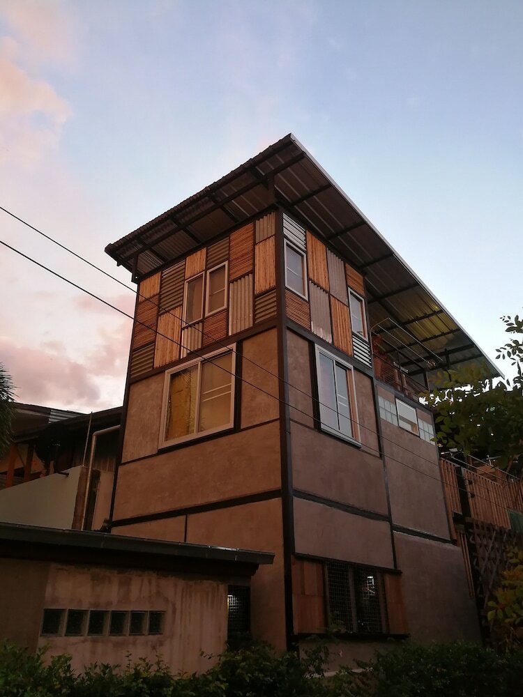 Hotel Husband & Wife Guesthouse