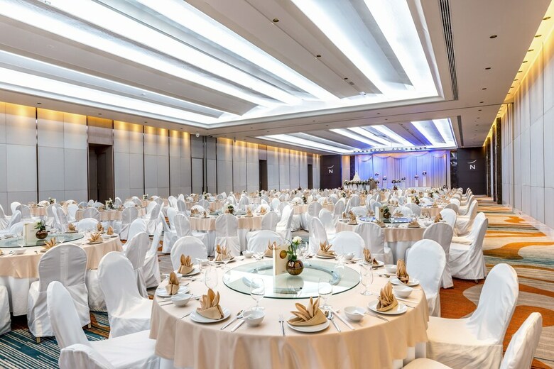 Novotel Phuket City Phokeethra Hotel