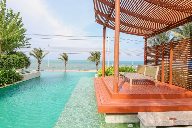 Pranaluxe Seaview Pool Villa