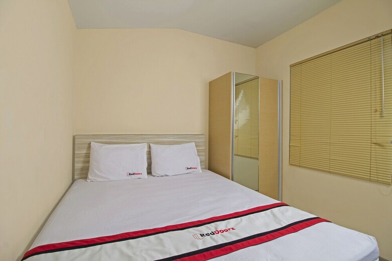 Hotel Reddoorz Plus @ Setiabudi Tengah