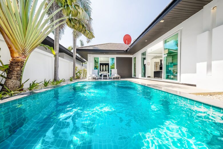 Colibri Pool Villa Pattaya