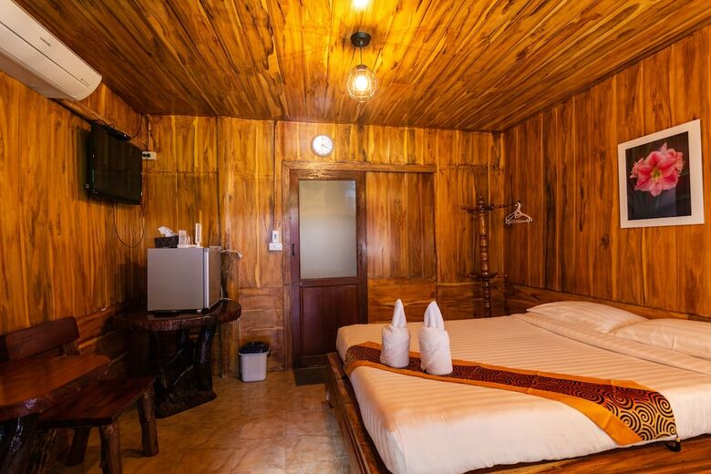Hotel Athithara Homestay