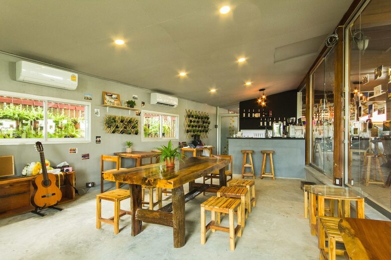 Hotel Athithara Homestay