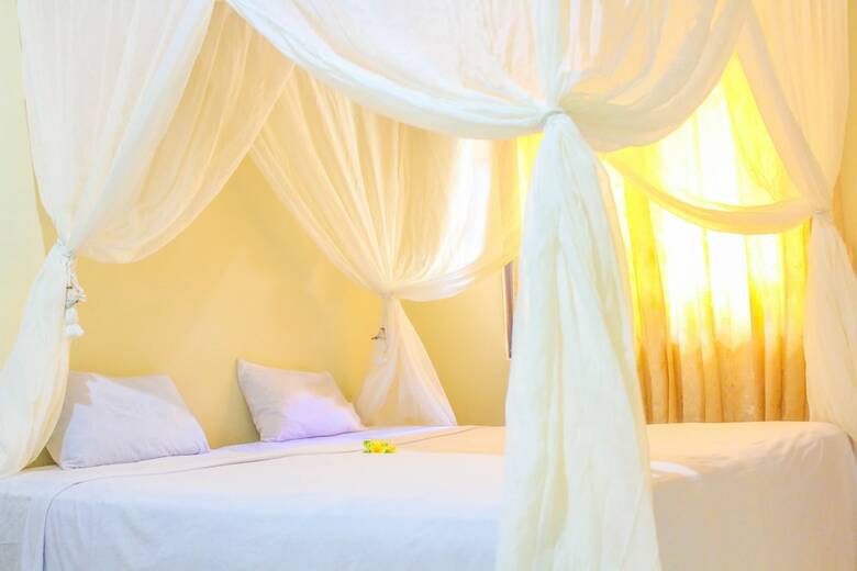 Hotel Lolo Beach Inn