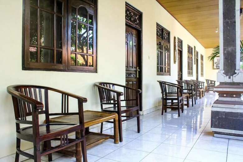 Hotel Lolo Beach Inn