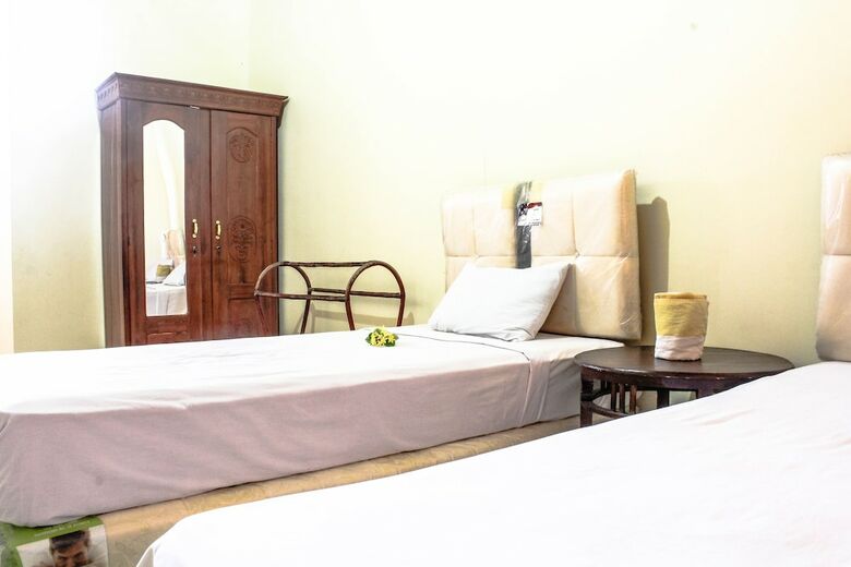 Hotel Lolo Beach Inn