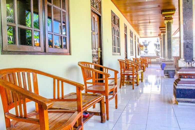 Hotel Lolo Beach Inn