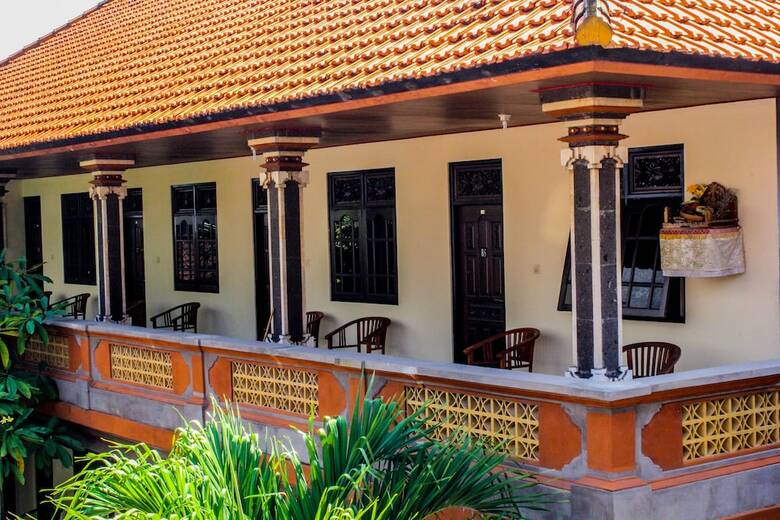Hotel Lolo Beach Inn