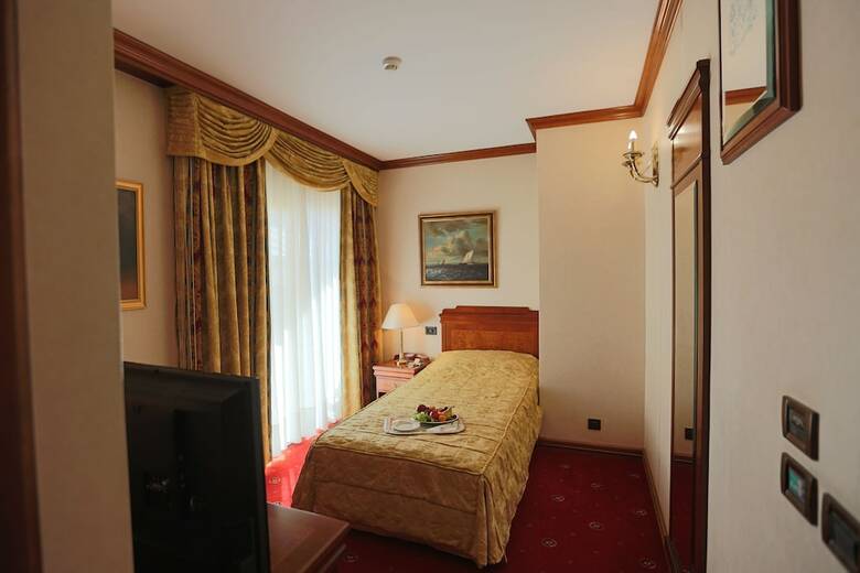 Hotel President