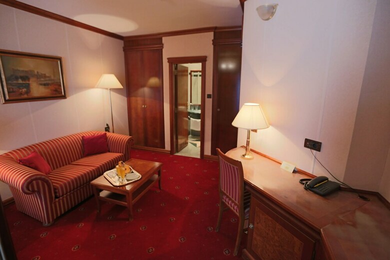 Hotel President