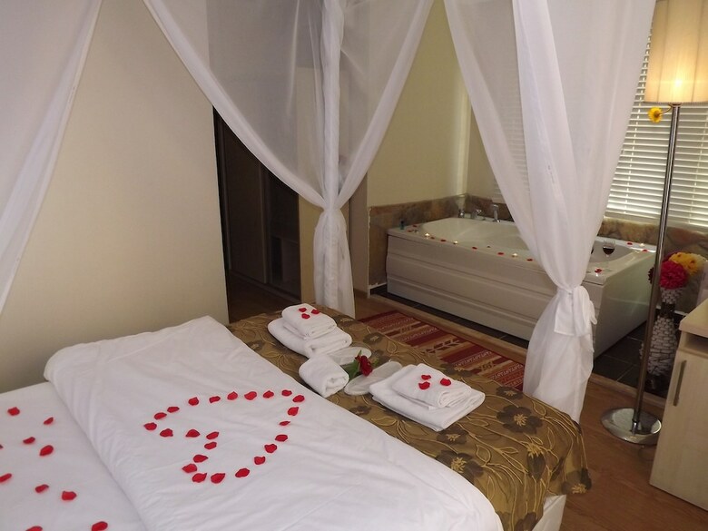 Ayisigi Hotel