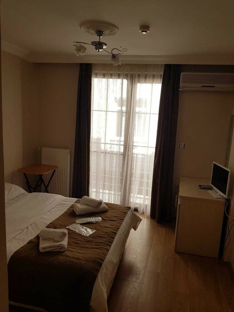 Ayisigi Hotel