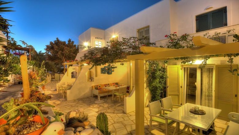 Leonardos Apartments
