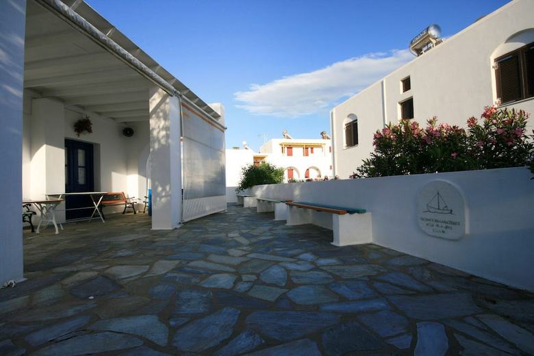 Leonardos Apartments