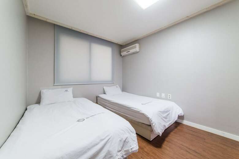 Show Hotel